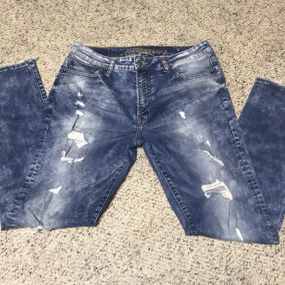 Ripped Jeans. American Eagle